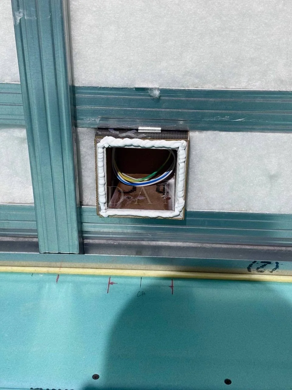 Вывод в потолке